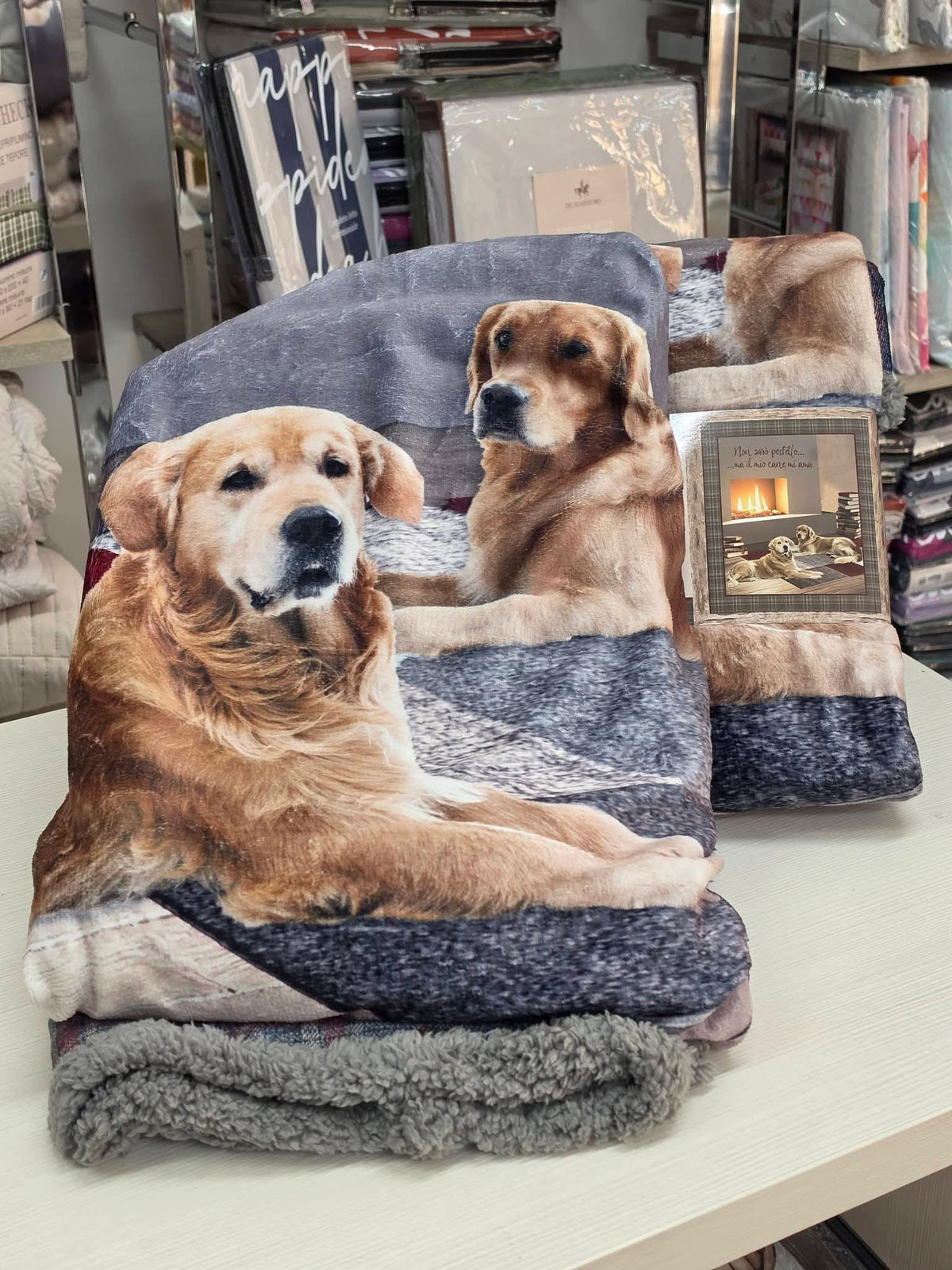 Plaid in pile agnellato stampa digitale Sherpa Golden con cani e frase – 3 misure