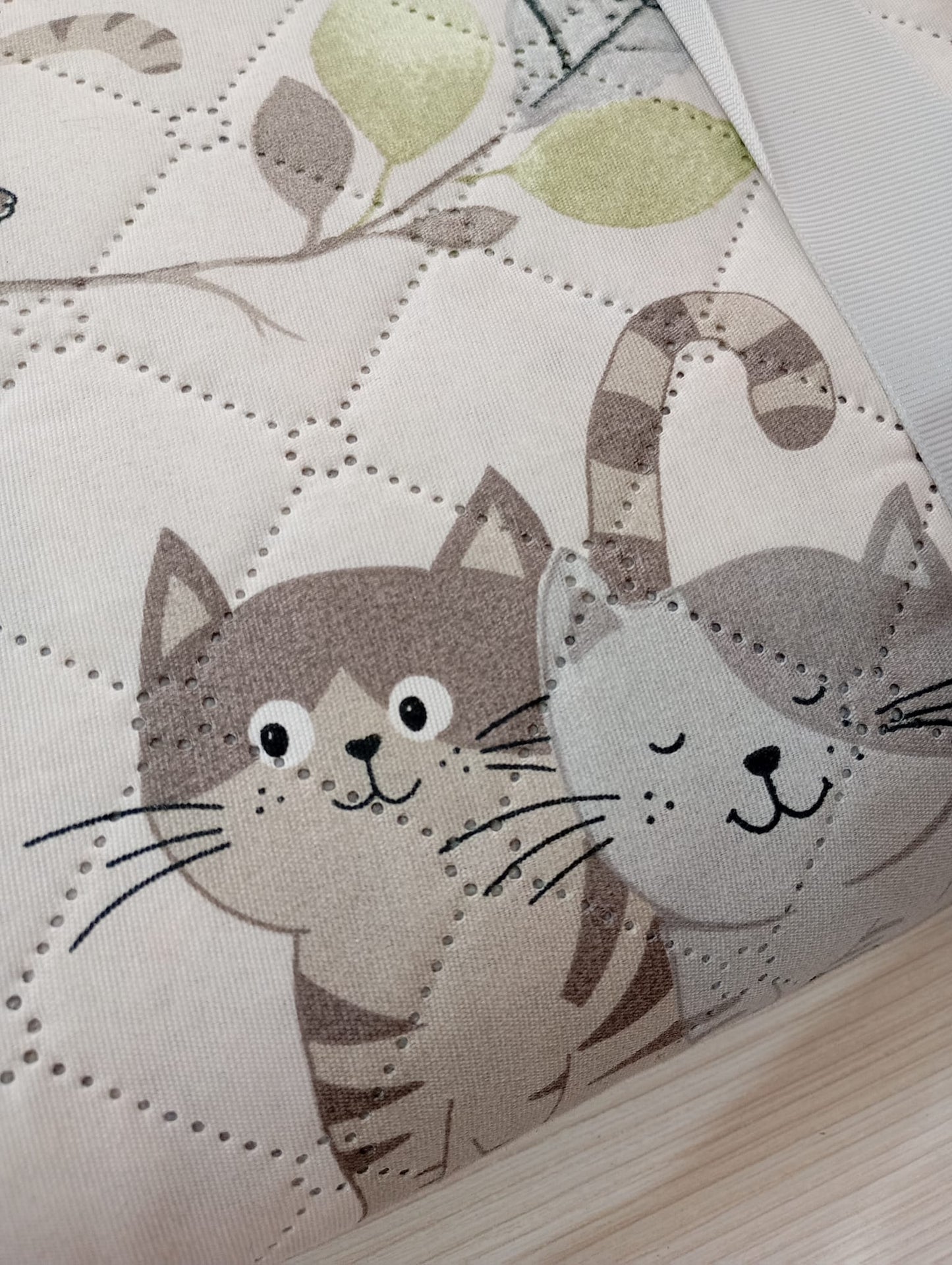 Copriletto Trapuntato Estivo – Fantasia gatto family Gatti | Singolo matrimoniale