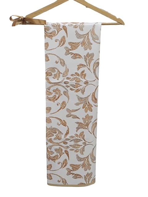 Tovaglia plastica made in Italy goffrata trama rilievo 6 posti 12 posti dorata