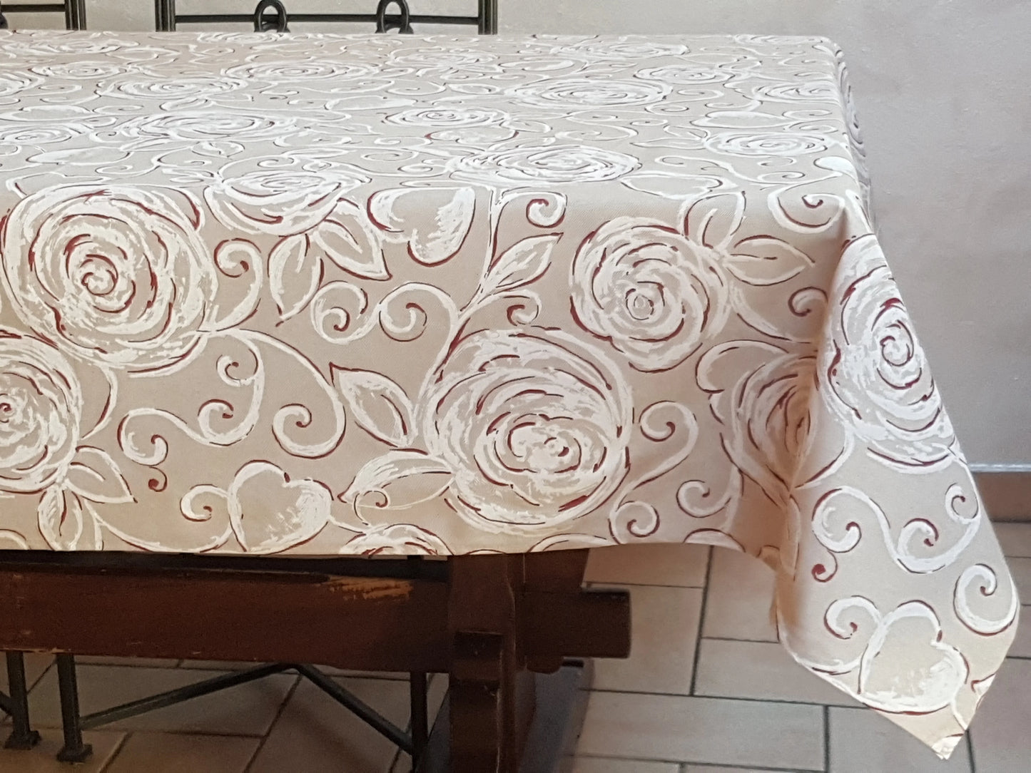 Tovaglia Artigianale Italiana 80% Cotone 20% Poliestere 6 12 18 posti rose cerchi cuori beige rosso